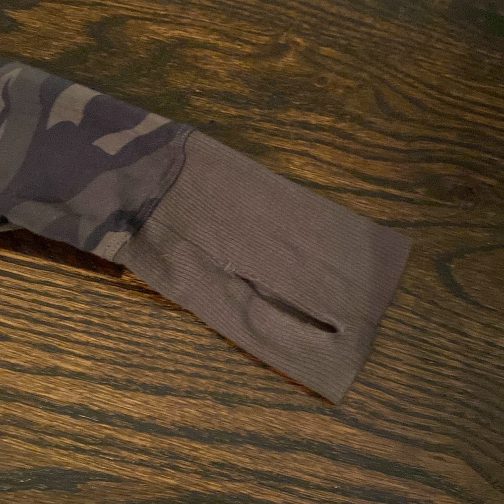 Camo Cardigan small - Picture 2 of 4